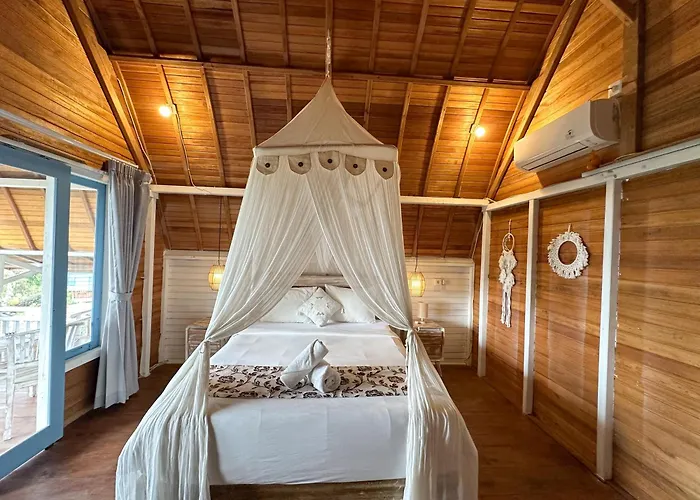 Kani Riot Hotel 3*